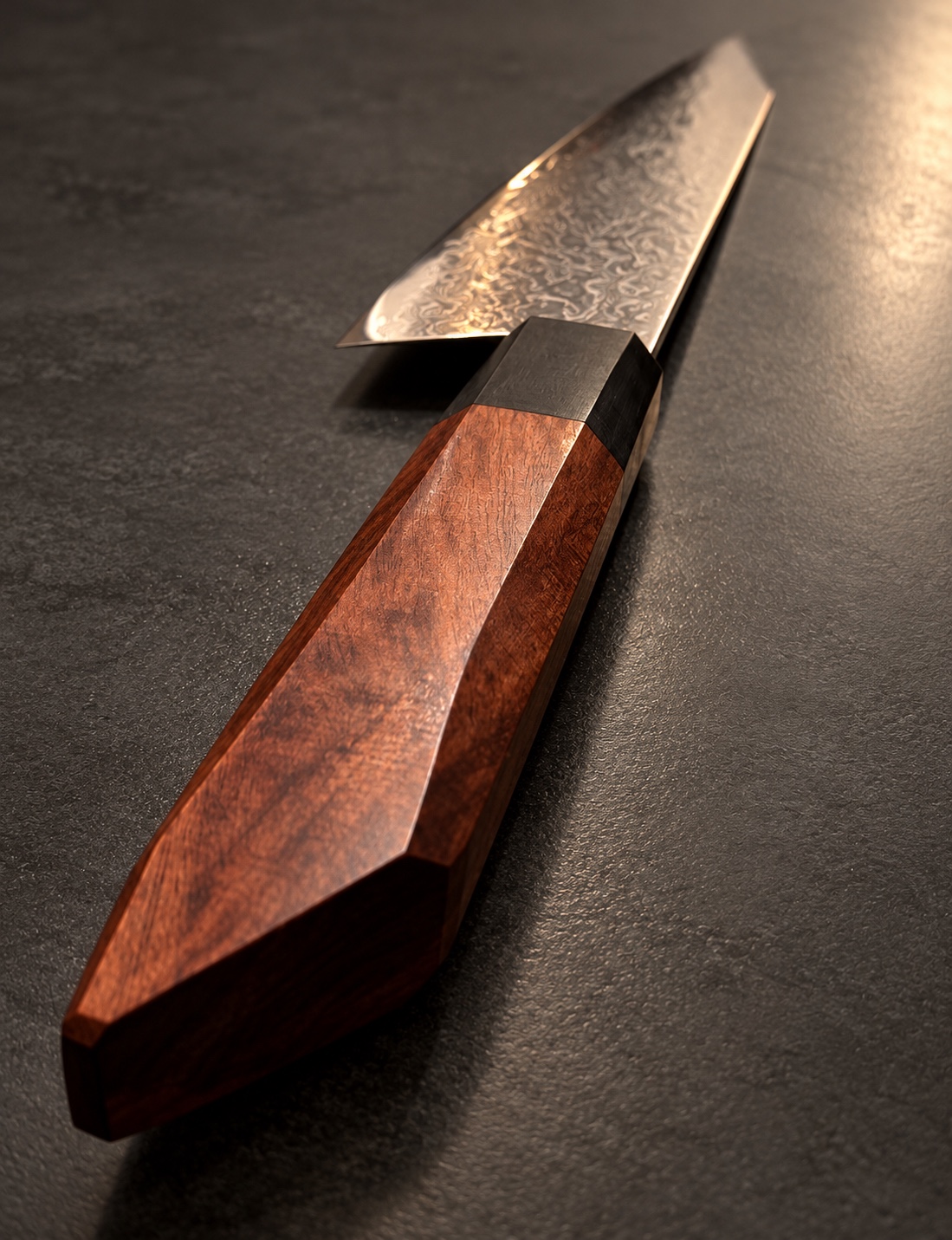 Nahaufnahme des markanten Holzgriffs